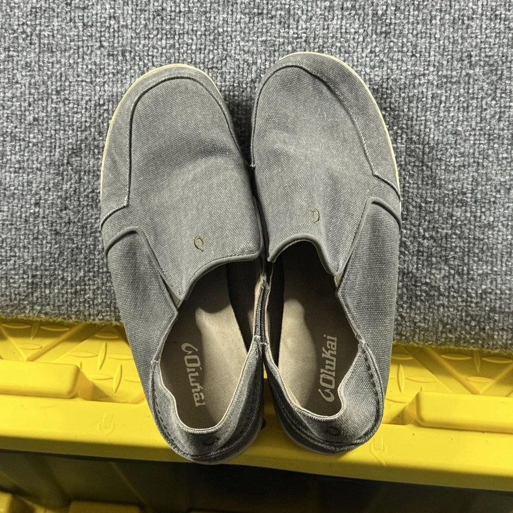 OluKai Nohea Lole Shoes Mens Size 10.5 Gray Canvas Slip On Logo Comfort